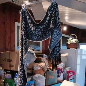 Elegant Black and Gray Leopard Print Scarf